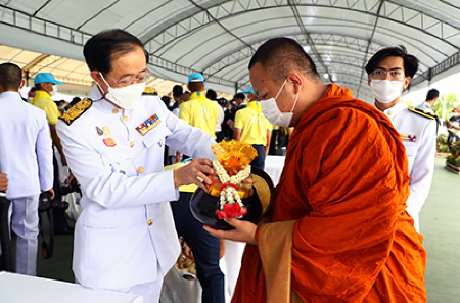 กระทรวงการคลัง ร่วมพิธีทำบุญตักบาตรถวายพระราชกุศล เนื่องในวันเฉลิมพระชนมพรรษา สมเด็จพระนางเจ้าฯ พระบรมราชินี ประจำปี 2565